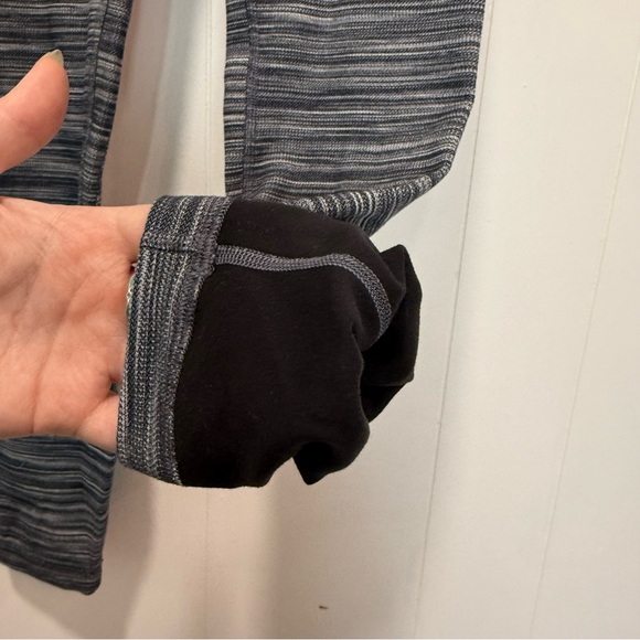Lululemon Heathered Gray Striped Fleece Lined Leggings Size 2 - Picture 4 of 5